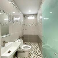 NHÀ ĐẸP  2 LẦU SÂN THƯỢNG 5.2X23M MẶT TIỀN ĐƯỜNG SỐ LÂM VĂN BỀN Q7