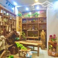 Bán Nhà 2 Tầng Đẹp -Diện Tíchkhủng Ngang 8M - Ngay Ngã 4 Bình Phước -Diện Tích98M2 - Giá Chỉ 5.Xx Tỷ.!!
