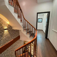 Hiếm Nhất Mễ Trì, Oto Đỗ Cổng, 36M2 5 Tầng Dân Xây Giá Hơn 6 Tỷ