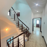 Hiếm Nhất Mễ Trì, Oto Đỗ Cổng, 36M2 5 Tầng Dân Xây Giá Hơn 6 Tỷ