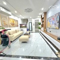 Phố Giang Văn Minh, Ngõ Thông, Gần Ngay Phố, 2 Thoáng, Thang Máy, Mới Đẹp, Full Đồ, Ở Luôn 41Mx6T