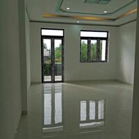 Nhà mới xây 2 lầu 1 trệt sổ riêng hoàn công 5.8 tỷ/100m2