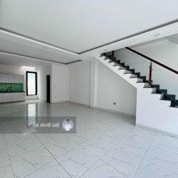 Căn Shophouse Trục Chính Kđt Oasis, Bến Cát, Nhà Đã Hoàn Thiện 2 Phòng Ngủ 3 Vệ Sinh Sẵn Nội Thất, Giá Chỉ 2 Tỷ