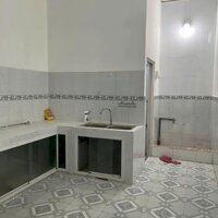 nhà 5,9 triệu 3 phòng ngủ gần Mít Nài