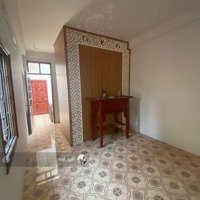 Ô Tô Đỗ Cửa - Cầu Giấy - Kinh Doanh - Lô Góc 3 Mặt Thoáng - Sổ Vuông Đẹp - Ngõ Thông