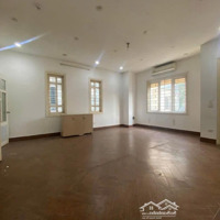Nguyễn Chánh Ô Tô Tránh, Lô Góc, Kinh Doanh Sầm Uất. Diện Tích 75M2 X 5 Tầng.mặt Tiền5M. Liên Hệ: 0989388246