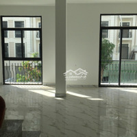 Bán Nhà Phố The Mahattan Vinhomes Quận 9 Giá Chỉ 23,7 Tỷ 126M2