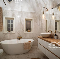 Siêu Vị Trí! 5 Tầng Thang Máy,Hẽm Xe Hơitrần Khánh Dư, Tđ, Q1 |4X11M| Hdt 50 Triệu/Th Vuông Vức Chỉ 15 Tỷ Tl