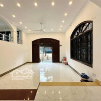 Bán Nhà Biệt Thự Ngay Lý Phục Man- P. Bình Thuận- Q.7- Ngang 10M- 4 Tầng- Đường 6M- 13 Tỷ