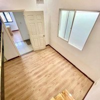 Gác Gỗ Cao Thoáng Nhà Góc 2 Mặt Tiền Lê Văn Lương Gần Đại Học