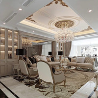 21.5 Tỷ Nhà 5 Tầng Phân Lô Trần Quốc Hoàn 52M2 Quận Cầu Giấy Có Vỉa Hè. Liên Hệ: 0934565998