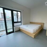Phòng studio siêu rộng ban công ngay trung tâm Q4