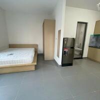 Phòng studio siêu rộng ban công ngay trung tâm Q4