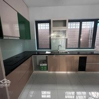 Cho Thuê Phòng Full Nội Thất Trong Căn Nhà Phố Liền Kề. Bảo Vệ 24/24