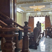 Nhà Nội Thất Gỗ Đỏ, 1 Trệt 3 Lầu 1 Tum Tại Trung Tâm Lái Thiêu,Diện Tíchsàn 586M2 Giá Cả Thương Lương
