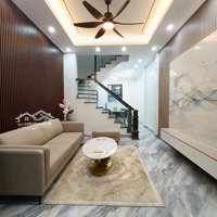 Bán Nhà Riêng Tại Láng Thượng, 10,9 Tỷ, 45M2, View Đẹp, Chính Chủ