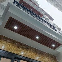 Bán Nhà Riêng Tại Láng Thượng, 10,9 Tỷ, 45M2, View Đẹp, Chính Chủ
