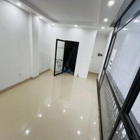 Cho Thuê T1+2 Mặt Phố Kim Mã,Mặt Tiền6M, Sân 30M2,Diện Tíchsàn 30M2, Có Chỗ Đỗ Ô Tô.