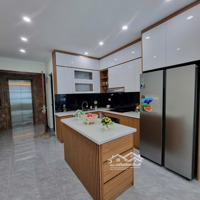 Bán Nhà Phố Nguyễn Văn Huyên - Thang Máy - Gara Ô Tô - Ở Luôn, Giá Bán 19.5 Tỷ! Liên Hệ: 0869818555