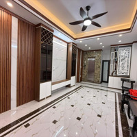 Bán Nhà Mới Đẹp Thang Máy - Lô Góc - Gần Phố Trần Cung , Phạm Văn Đồng : Diện Tích: 41M X6T Giá Bán 7.9 Tỷ