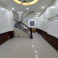 Chính Chủ Cần Bán Nhà Gần Phố, Vị Trí Cực Đẹp, Giá Chỉ Hơn 6 Tỷ !