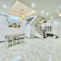 Bán Nhà Riêng Phố Bạch Mai, 51M2 X 4 Tầng Giá Hơn 8 Tỷ, Ô Tô Đỗ Gần Nhà