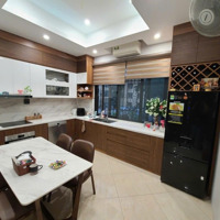 Đốc Ngữ Quần Ngựa - Ngõ Rộng Ô Tô Tránh - 2 Thoáng - Kd - 60M2Mặt Tiền5.4M Chỉ 23 Tỷ