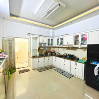 Hot! Nhà 3 Lầu Sân Thượng Mặt Tiền Đường 10M Huỳnh Tấn Phát Q7