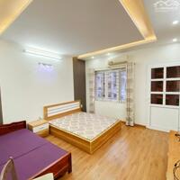 Cho thuê nhà phố Văn Cao, DT: 90m2, 4 ngủ khép kín.