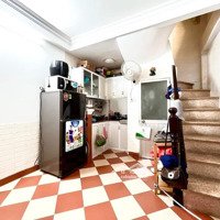 Chính Chủ Cho Thuê Nguyên Căn Mới 4Tx18M Full Nội Thất, Giá Bán 8 Triệu Tại Hoàng Hoa Thám.