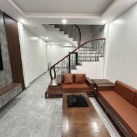 Phố Trạm-Nhà Mới Kính Koong Thiết Kế Đẹp - Diện Tích: 40M2- Ôtô Gần-Cách Bãi Gửi Xe 20M-Nhỉnh 7 Tỷ