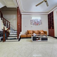 Nhà Phố Hoa Lâm 40M2 5,8 Tỷ Ngõ Thoáng, Gần Oto.