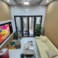 Nhà Đẹp -Tây Hồ- Dân Xây-2 Thoáng-Gần Ô Tô- Ngõ Thông - Full Nội Thất- Sổ Đỏ Đẹp- Diện Tích: 35 M- Giá Bán 8 Tỷ