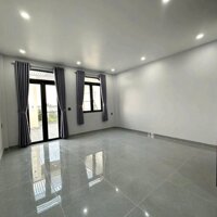 NHÀ ĐẸP 1 TRỆT 2 LẦU CÓ SÂN THƯỢNG KDC PHÚ AN