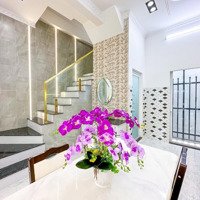 Bán Gấp Nhà Bình Chánh Kết Cấu Hiện Đại Sang Trọng Giá Thanh Lý