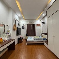 Nhà 2 Tầng Gần Đại Học Ngoại Ngữ - Đẹp Kiên Cố Ngay Trung Tâm