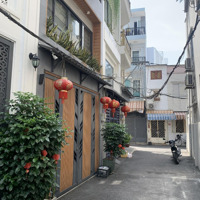 Bán Nhà Cũ - Hẻm Xe Hơi Vào Nhà