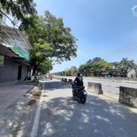ĐẤT MẶT TIỀN ĐẠI LỘ NGUYỄN TẤT THÀNH, NHA TRANG. Gần trường chính trị và THPT Chuyên Lê Quý Đôn Diện tích : 1488m2 (400m2 thổ cư) Hướng : Tây Bắc Giá 18 tỷ (có thương lượng cho khách thiện chí)