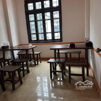 Nhà Sát Mặt Phố Duy Tân - Vị Trí Kim Cương - Kinh Doanh Sầm Uất - Vỉa Hè Rộng - 43M - Giá Bán 23.9 Tỷ