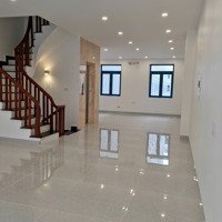 Cho Thuê Nhà Mặt Phố Dịch Vọng Cầu Giấy Tòa Nhà Văn Phòng Thang Máy Đầy Đủ Hiện Đại Chỉ 60 Triệu