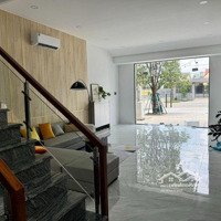 Bán Nhà 3 Lầu Gần Aeon Bình Dương Gía Cực Rẻ Chỉ 2Ty450