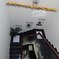 Bán Nhà Q7 3 Tầnghẽm Xe Hơinguyễn Thị Xiếu P.tân Thuận Tây. Dt:4X18 . Giá:8,5Tỷ. Liên Hệ:0932940748 Em Thấm