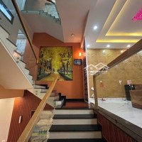 Siêu Phẩm Nhà 3 Tầng- 5 Phòng Ngủ Khép Kín- Full Nội Thất- Đối Diện Công Viên- Phạm Hùng
