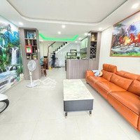 Bán Gấp Nhà Nguyễn Thị Minh Khai P Bến Nghé Q1. 49M2 Xây 2Tầng,Hẻm 5M.cách Chợ Bến Thánh Chỉ 3Phút