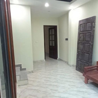 Cho Thuê Nhà Riêng Mặt Ngõ Đường Lạc Long Quân. Diện Tích: 47M2 4 Tầng Có Thang Máy.giá: 20 Triệu. Liên Hệ:0978555775