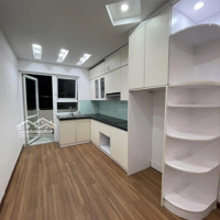 Cần Bán Gấp Căn 2 Ngủ 66M2, View Hồ Linh Đàm Giá Bán 2,4 Tỷ. Lhe: 0921863633