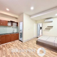 Căn Hộ 2 Phòng Ngủ 2 Vệ Sinhfull Nội Thất, Phù Hợp Ở Nhóm Từ 4-5 Người, Toà Nhà Thang Máy, Ngay Võ Thị Sáu Q3