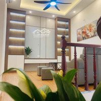 Cần Bán Nhà Nguyễn Lương Bằng, Trung Tâm Đống Đa, Gần Phố, Tặng Full Nội Thất,Diện Tích33M2