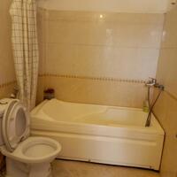 Cho thuê căn hộ tầng 4 Phố Tạ Quang Bửu, 65m2, 2 ngủ, 7.5 Triệu