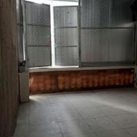 Siêu hiếm, cho thuê nhà ngõ 192 Lê Trọng Tấn 2.5 tầng x 25m2, 5 Triệu ở gđ, nhóm ít người
